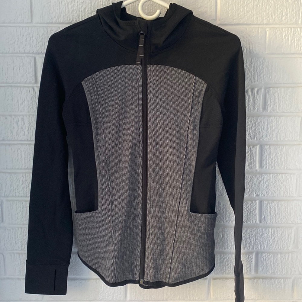 Ivivva Girls Black and Gray Herringbone Hoodie Jacket size 14